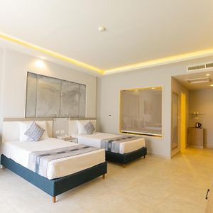 Deluxe Double or Twin Room Garden View